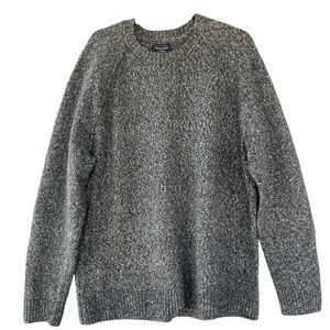 The Abercrombie & Fitch Men's Gray Crewneck Sweater in size XL